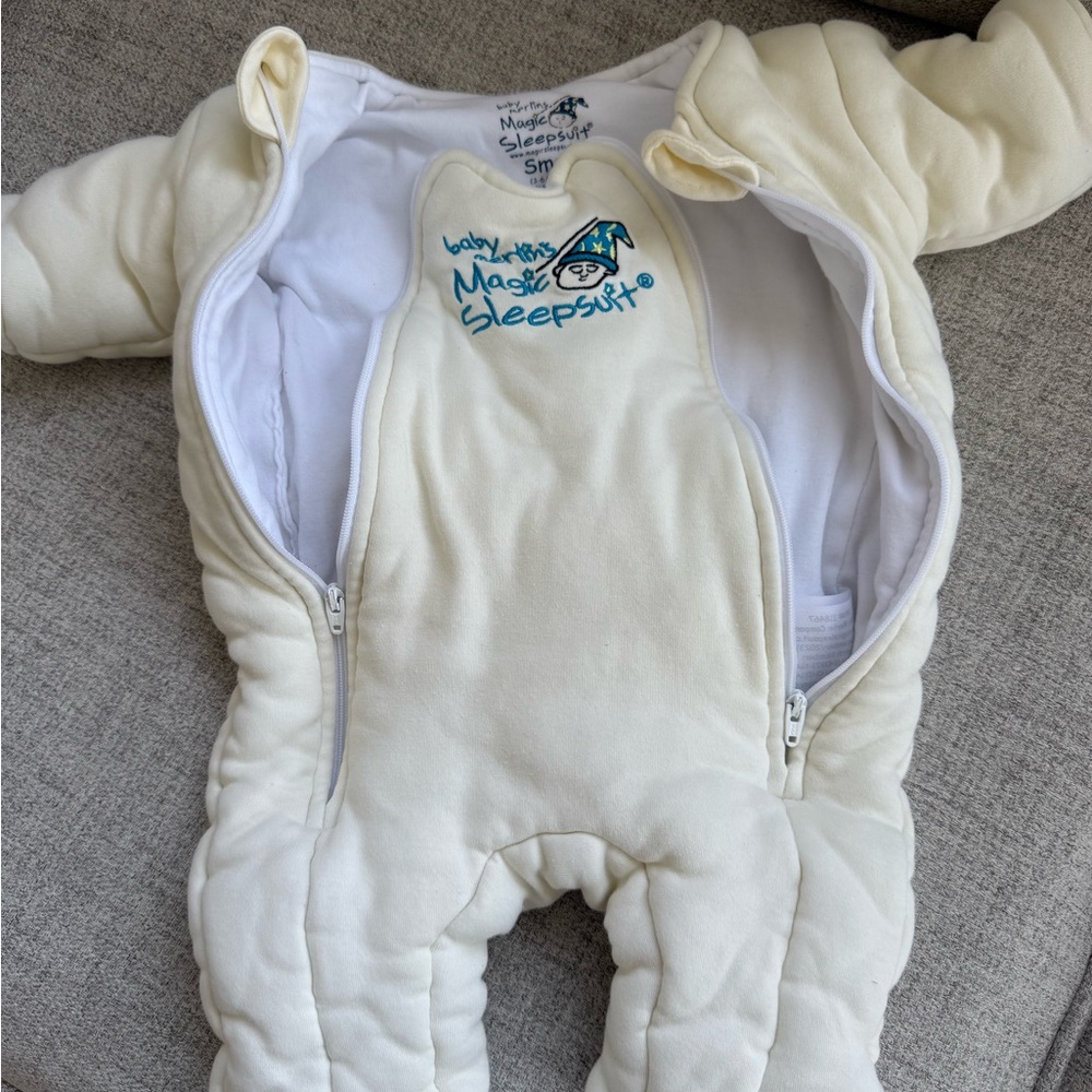 BABY MERLINS MAGIC SLEEPSUIT INFANT SIZE SMALL 3-6 MONTHS 100% COTTON CREAM